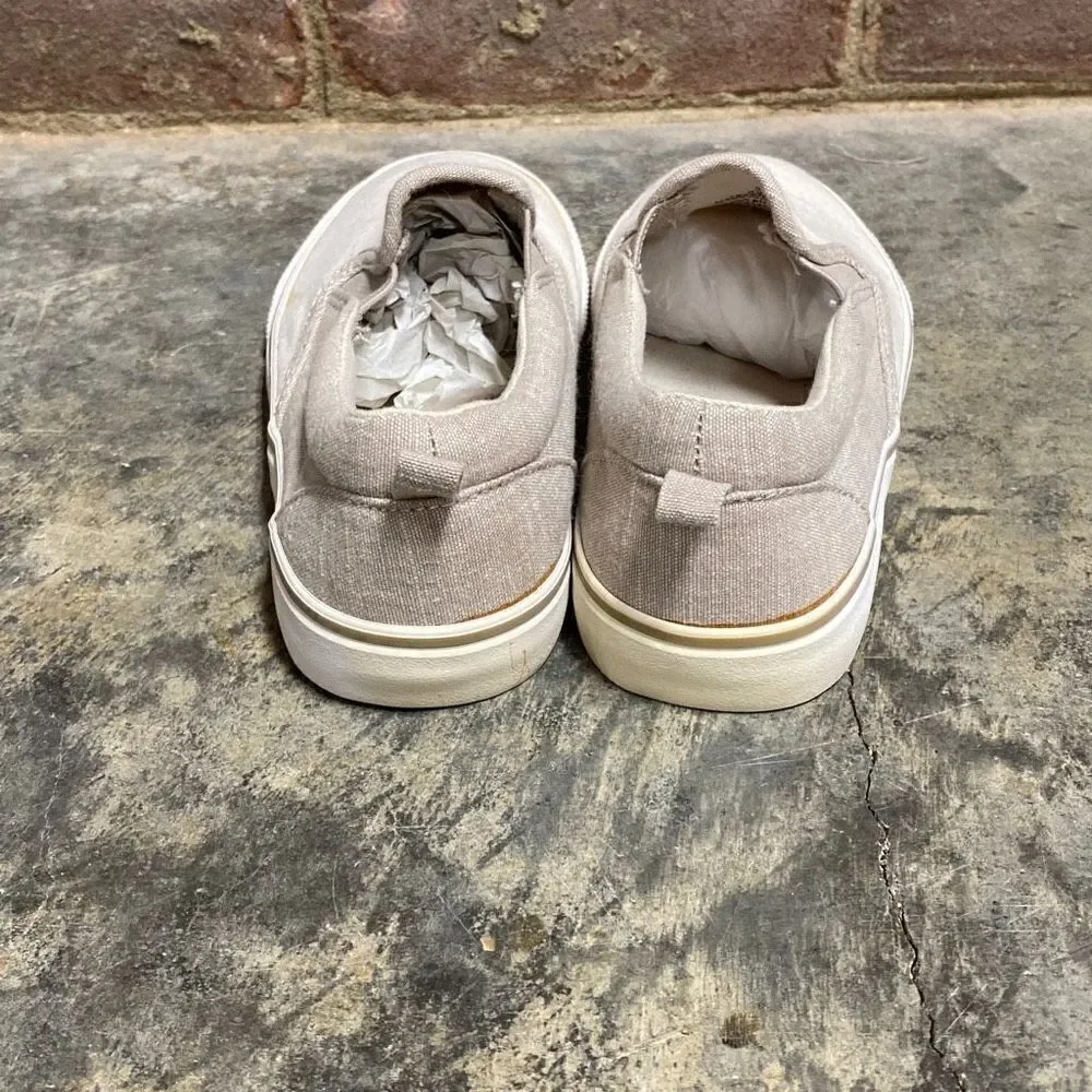 Old Navy Slip On Canvas Sneakers Youth Size 3 NEW